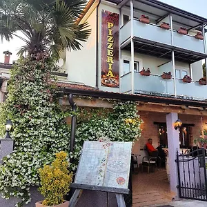 Bed & Breakfast Laco De Pelagius