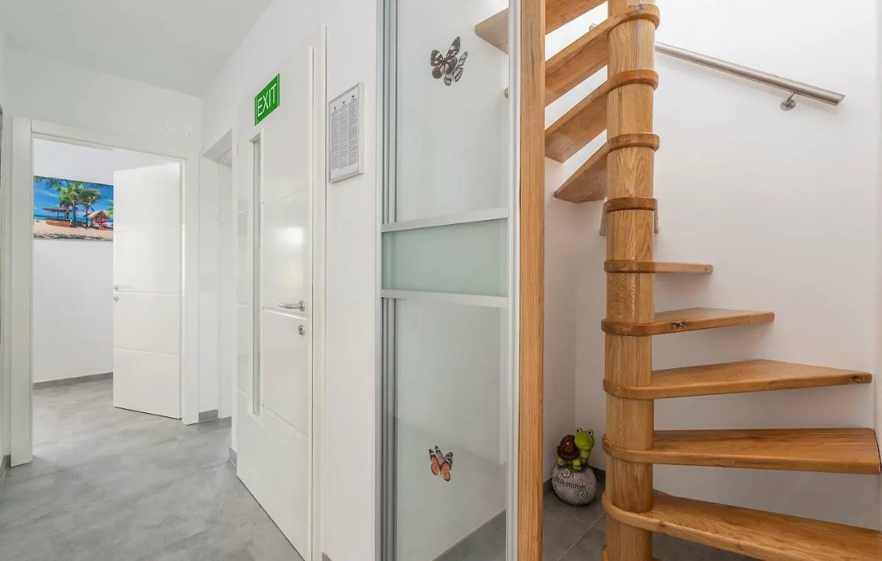 Гостевой дом Apartments Smilys Buzinija